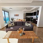 Dios Ponte Finikoudes Beachfront Λάρνακα