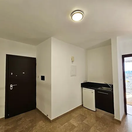 Dios Ponte Finikoudes Beachfront Casa de Férias