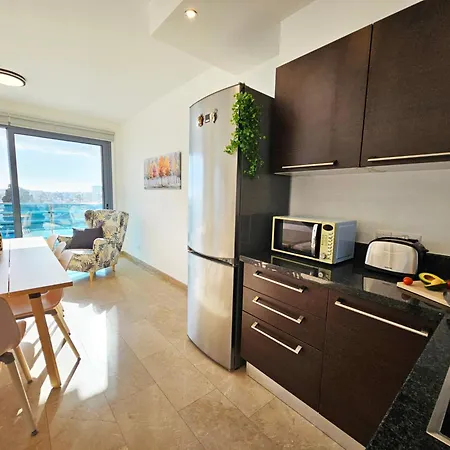 بيت للعطل Dios Ponte Finikoudes Beachfront لارنكا