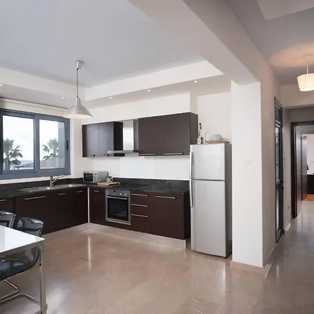 Holiday home Dios Ponte Finikoudes Beachfront Larnaca