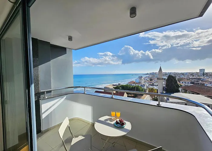 Σπίτι διακοπών Dios Ponte Finikoudes Beachfront Λάρνακα