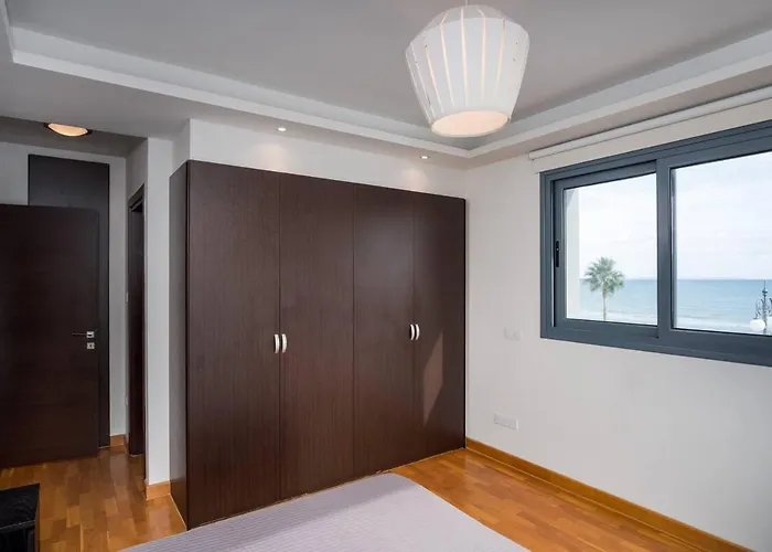 بيت للعطل Dios Ponte Finikoudes Beachfront