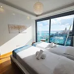 Semesterbostad Dios Ponte Finikoudes Beachfront