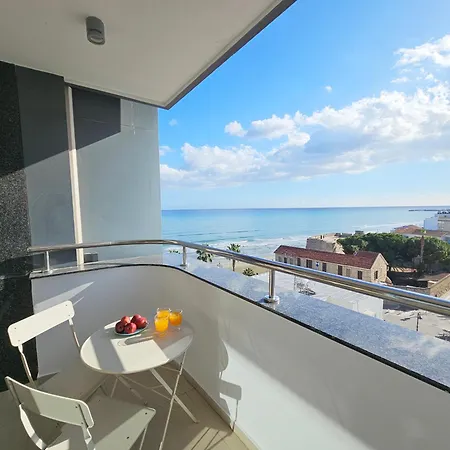 Dios Ponte Finikoudes Beachfront Ларнака