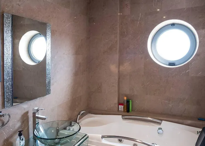 Holiday home Dios Ponte Finikoudes Beachfront Larnaca