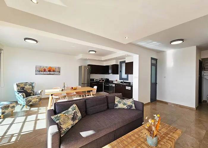 Dios Ponte Finikoudes Beachfront לרנקה