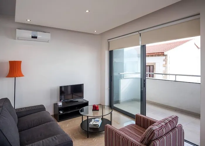 Dios Ponte Finikoudes Beachfront לרנקה